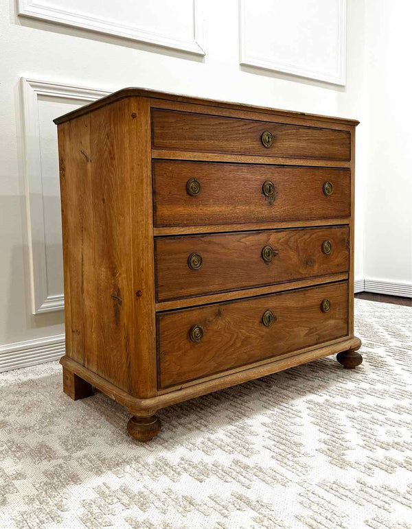 Dressers & Chests