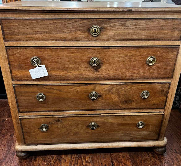 Dressers & Chests