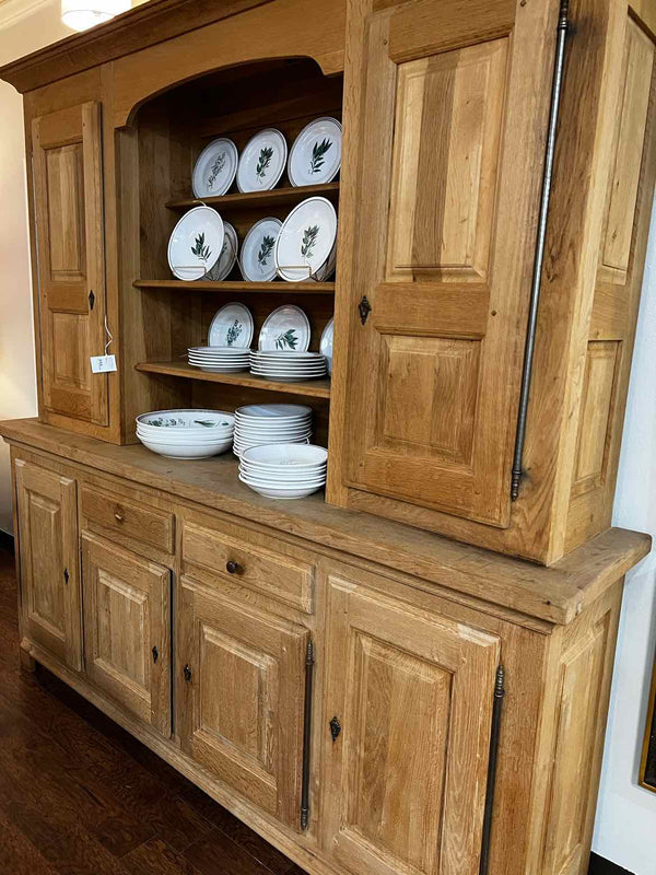 Hutch & China Cabinets