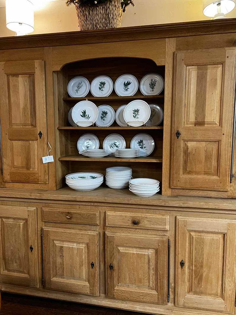 Hutch & China Cabinets